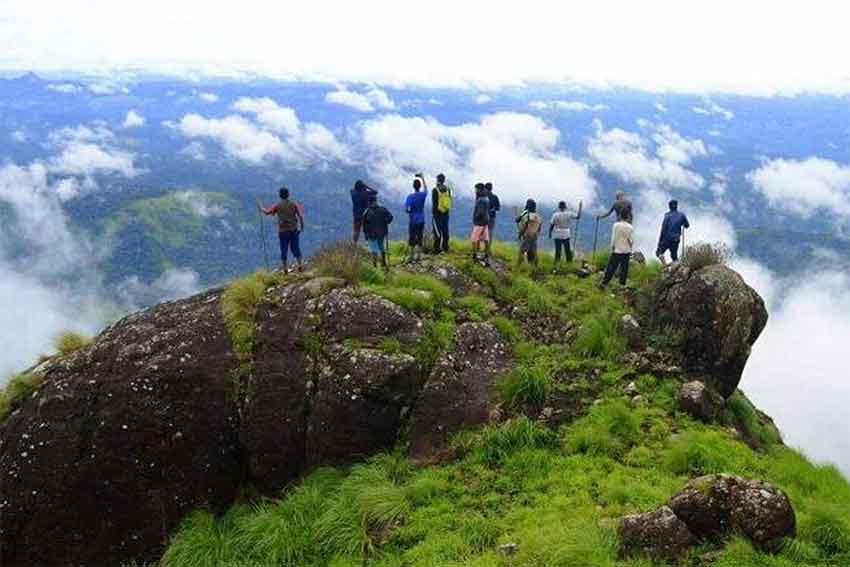 Trekking in Munnar – Scenic Trails through Tea Plantations and Hills