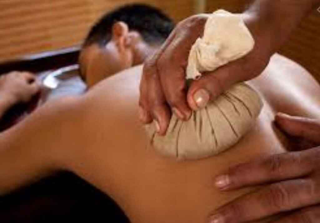 Couple Ayurvedic Massage Munnar