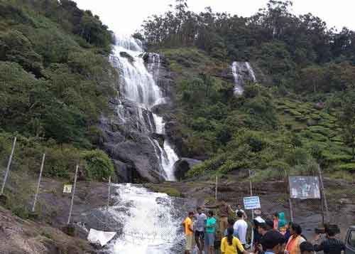 Panoramic view of Chinnakanal Waterfalls and valley