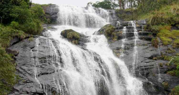 Photography spot at Chinnakanal Waterfalls Kerala