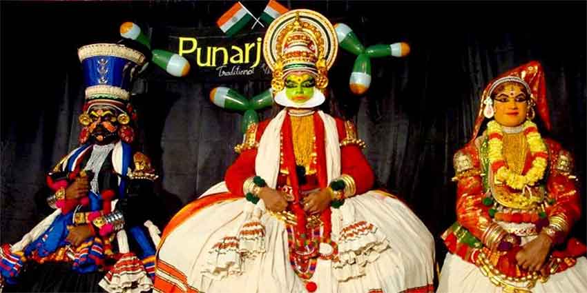 Kathakali Performance in Munnar – Traditional Kerala Dance Drama