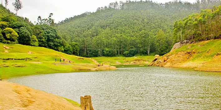Morning view at Echo Point Munnar tourist attraction