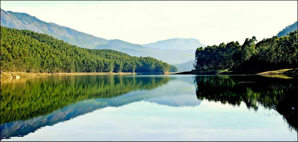 Echo Point Munnar lakeside viewpoint with misty hills and water