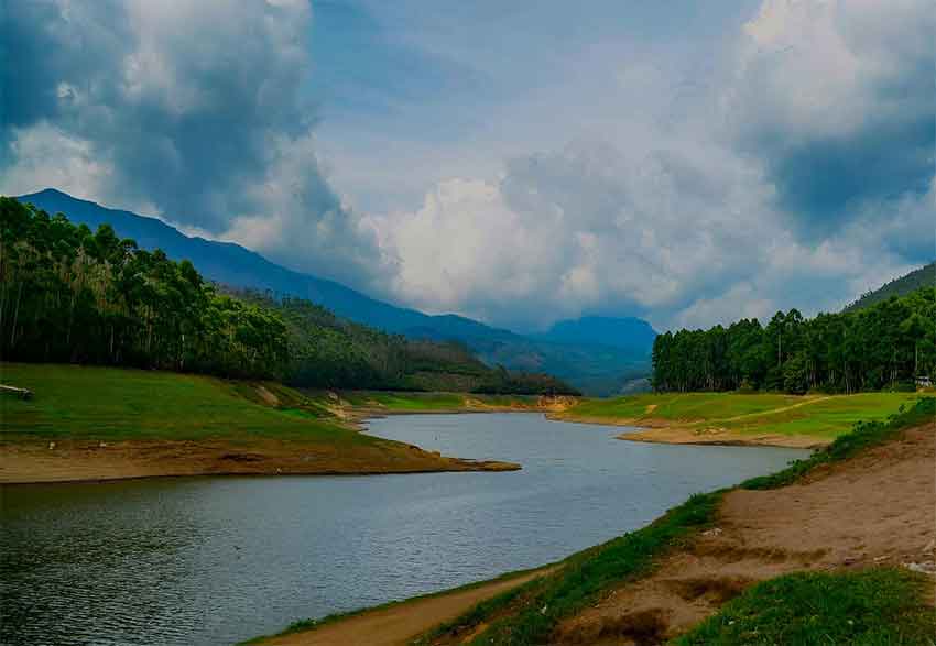 Famous sightseeing attraction Echo Point in Munnar Kerala