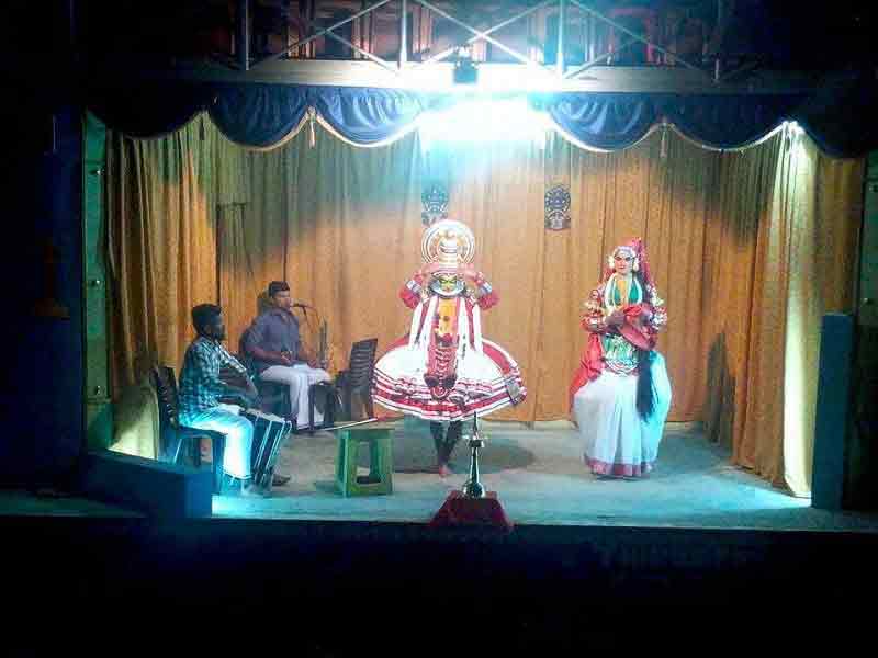 Traditional Kerala Art Forms in Munnar