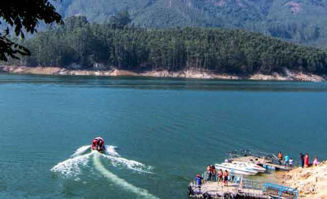 Eco-friendly boating at Mattupetty Dam