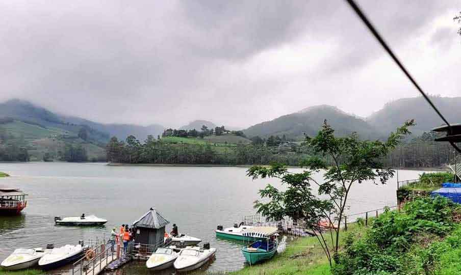 Nature walk near Mattupetty Dam boating area