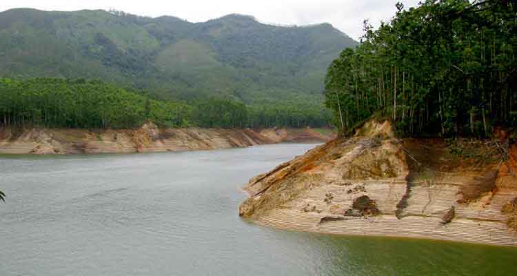 Tourists capturing photos at Mattupetty Dam