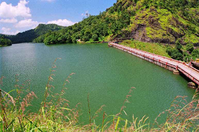 Travel guide to Ponmudi Dam tourist place in Munnar Kerala