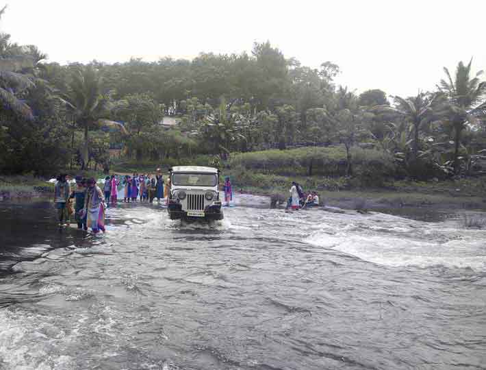Best time for river crossing adventure in Munnar Kerala