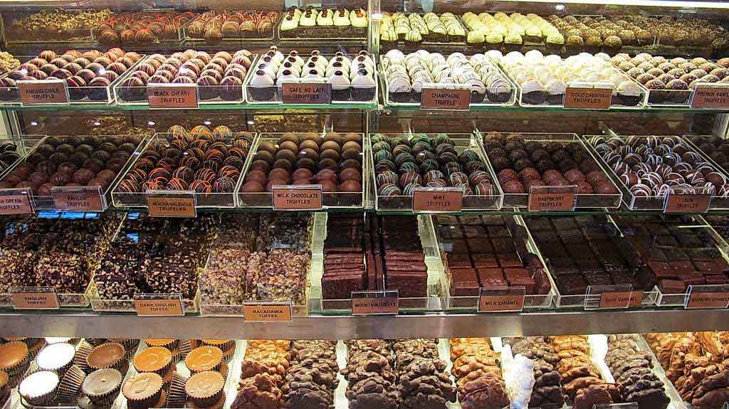 Chocolate Factory in Munnar showcasing homemade chocolates and cocoa products