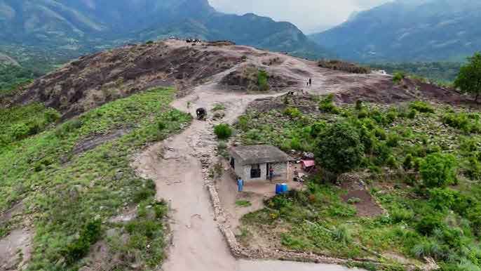 muruganmalai viewpoint in Munnar with hills, tea estates and temple