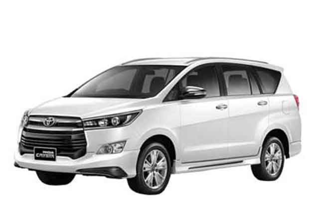 Toyota Innova Crysta Taxi Hire in Munnar – Luxury cab service for sightseeing and outstation trips