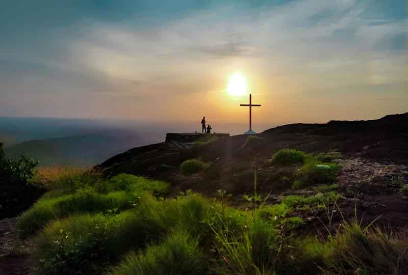 Nadukkani Para View Point Munnar Kerala - Offbeat Mountain View Spot
