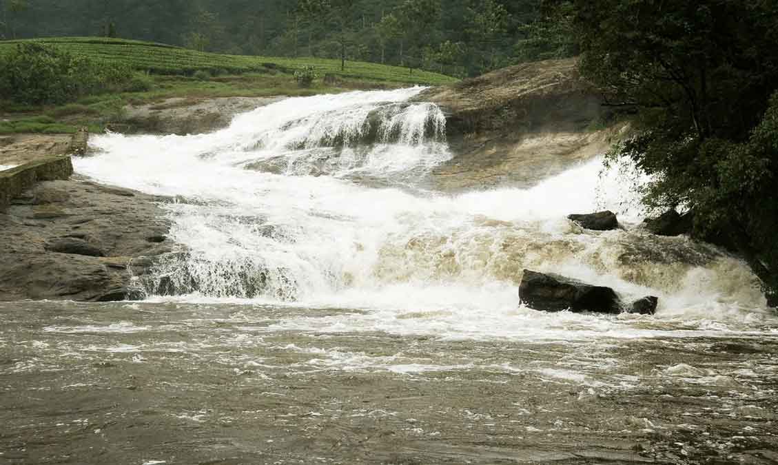 Munnar tour package including viripara Waterfall visit